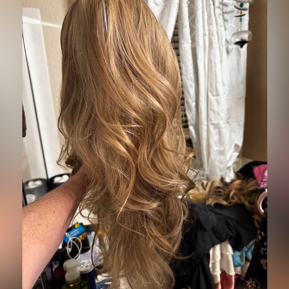 Beautiful NWOT CS Wig/Crown - Picture 4 of 4